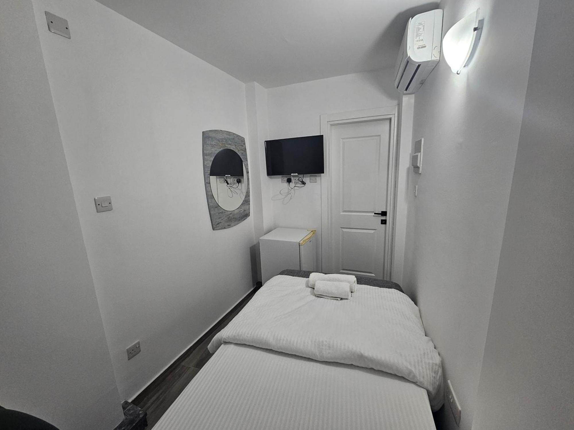 Cyprus Harbour Suites 키레니아 외부 사진